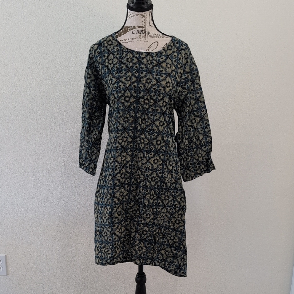 Passementrie Elegant Black and Cream Patterned Dress